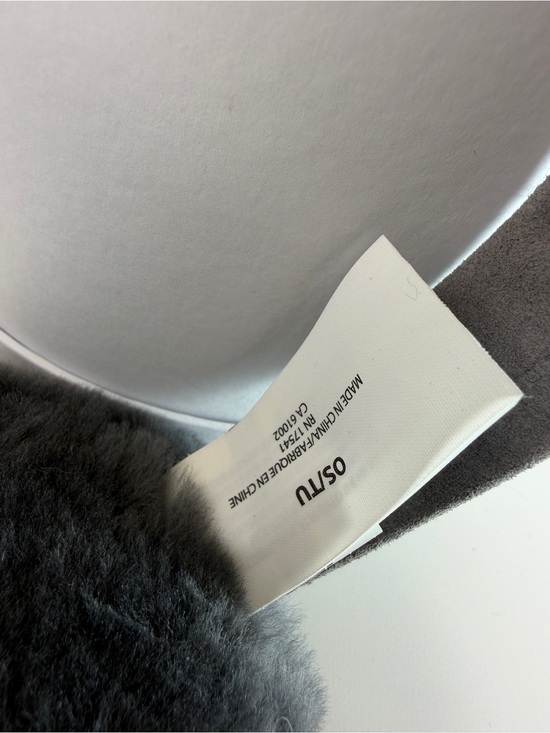UGG SHEARLING CLASSIC EARMUFFS, CHARCOAL GRAY, NWT $85, ONE SIZE main image 6